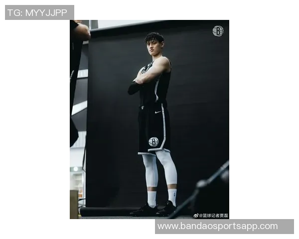 曾凡博在篮网首秀穿韦德之道12展现出色表现引发球迷热议