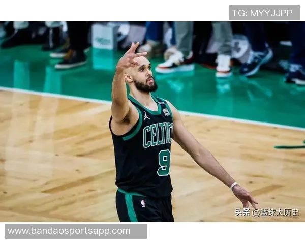 德里克怀特全能表现17投7中贡献22分7篮板9助攻2盖帽正负值高达20