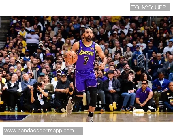 湖人残阵逆袭独行侠文森特首节火力全开八村表现出色半场领先13分