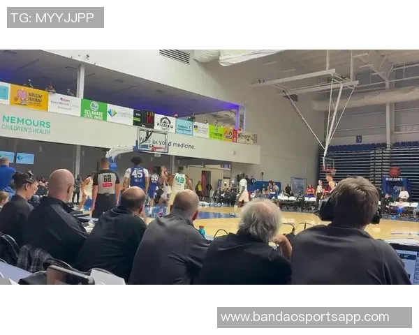 76人队重召乔奈布鲁姆与麦凯恩麦凯恩发展联盟表现出色斩获25分