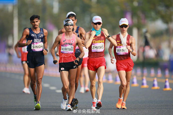 斯洛文尼亚田径选手夺得公里越野金牌，实力超群